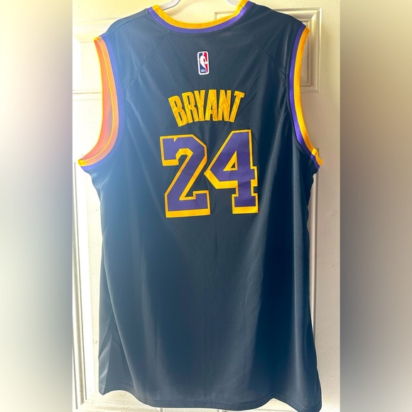Nike Other - 🖤SOLD🏀Los Angeles Lakers Bryant